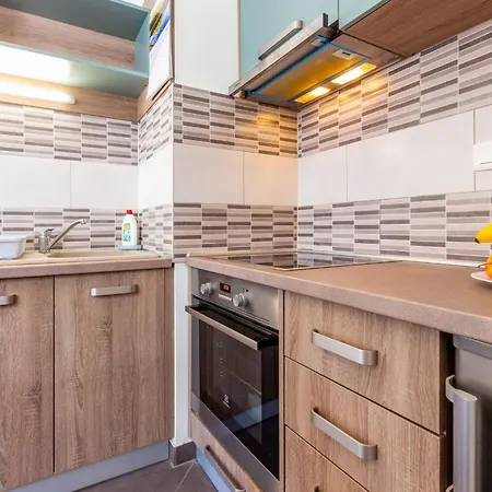 아파트 Bruno One Bedroom With Parking