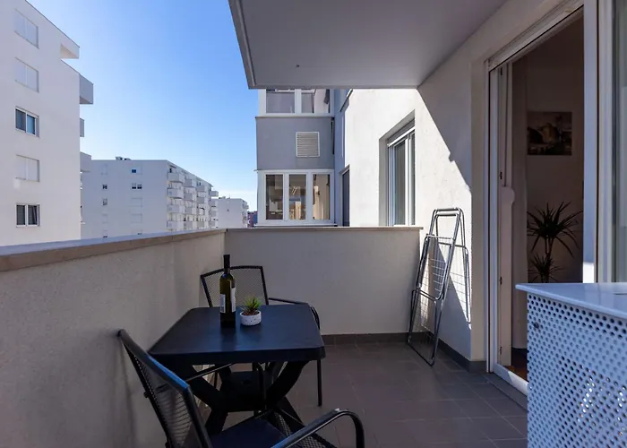 Apartment Bruno One Bedroom With Parking