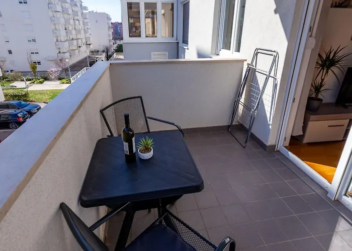 Apartment Bruno One Bedroom With Parking