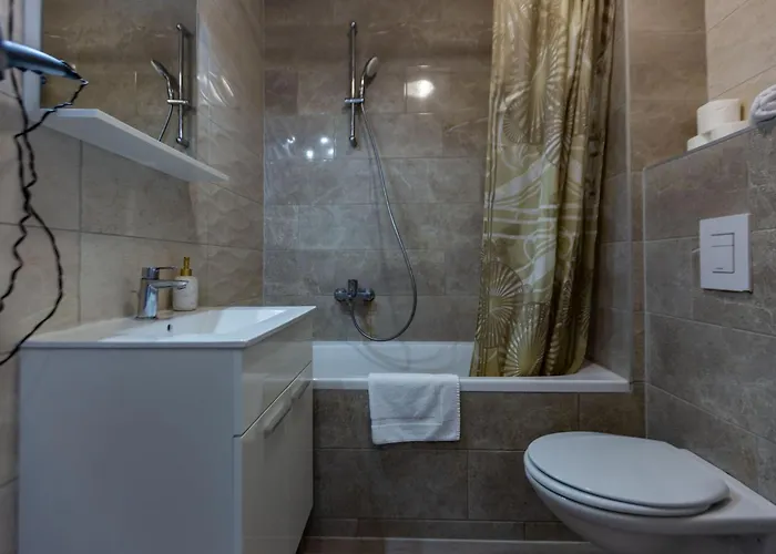 Bruno One Bedroom With Parking * زادار
