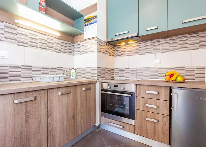 Bruno One Bedroom With Parking شقة زادار