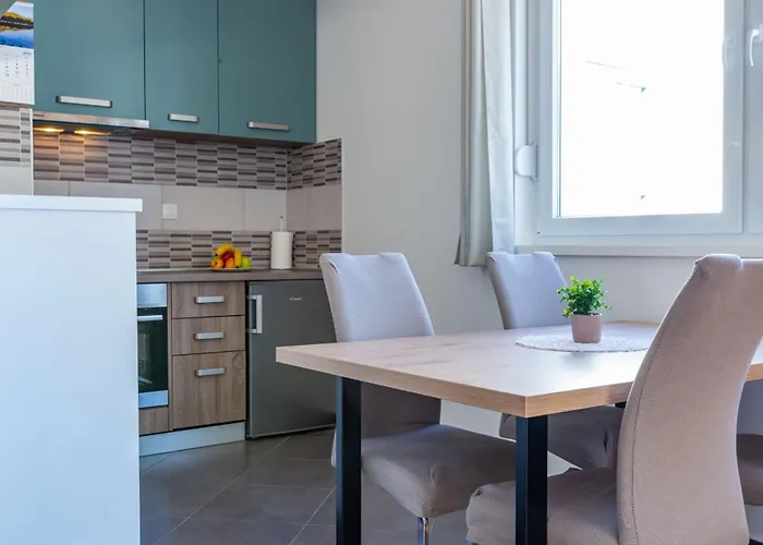 Apartment Bruno One Bedroom With Parking *