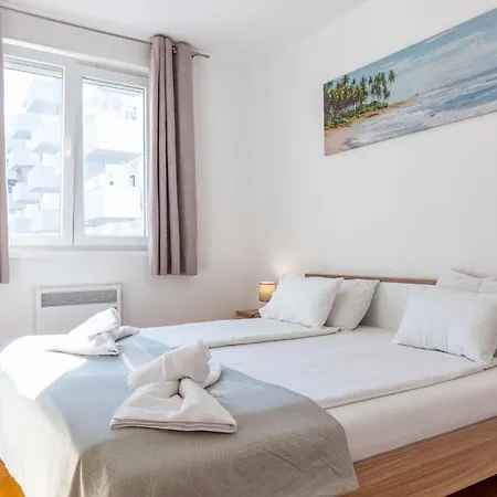 Apartment Bruno One Bedroom With Parking *