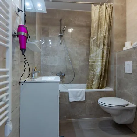 Bruno One Bedroom With Parking *