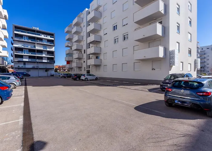 Bruno One Bedroom With Parking Lejlighed *