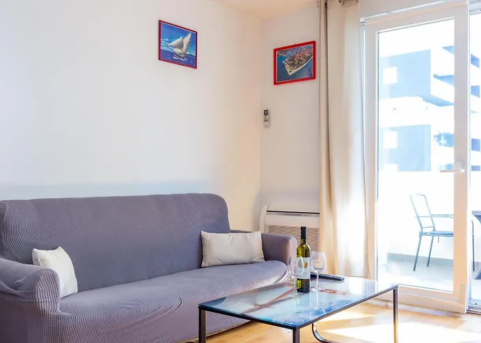 Bruno One Bedroom With Parking *