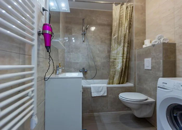 Bruno One Bedroom With Parking *